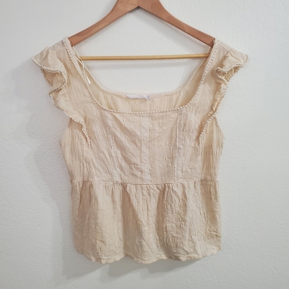 ALL IN FAVOR Cream Square Neck Sleeveless Lace Panel Blouse - Picture 2 of 8